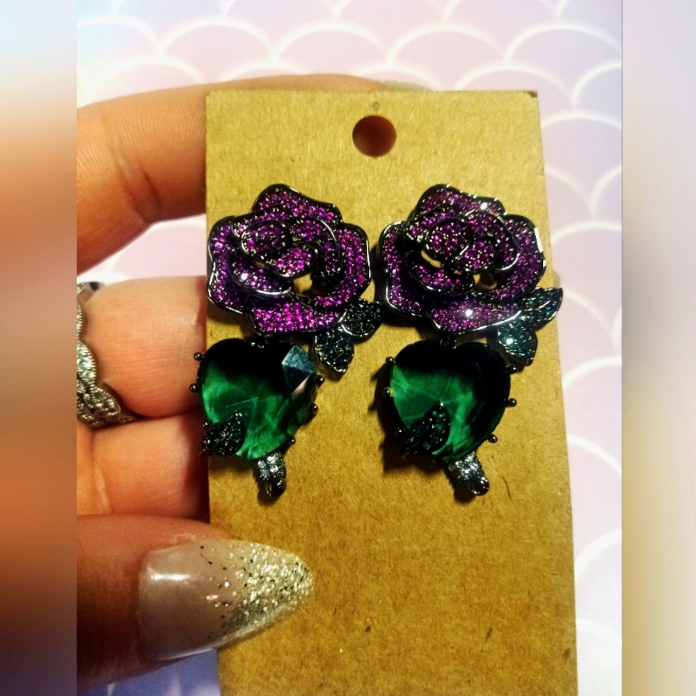 Beautiful flower gem stone earrings